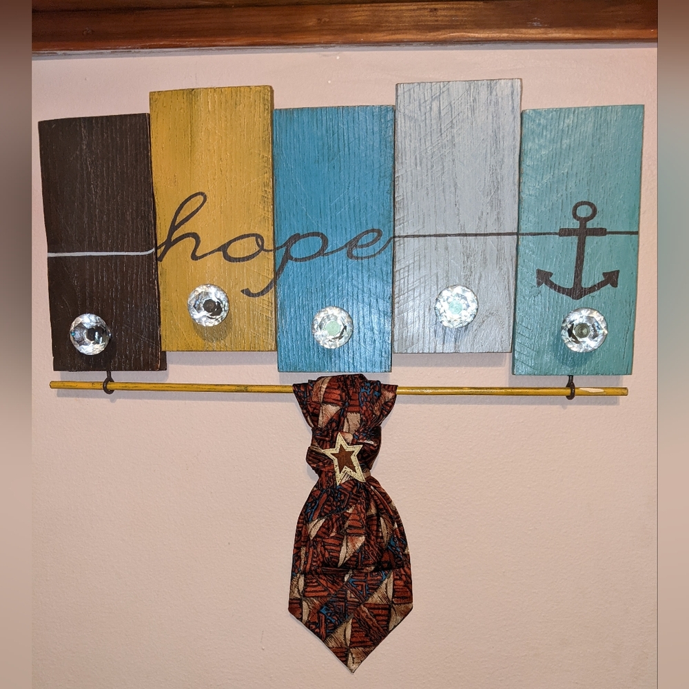 UTY 100% silk tie Necklace with star brooch